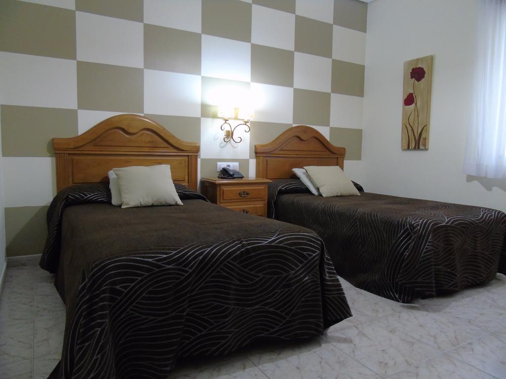א גוארדה Hotel Bruselas חדר תמונה