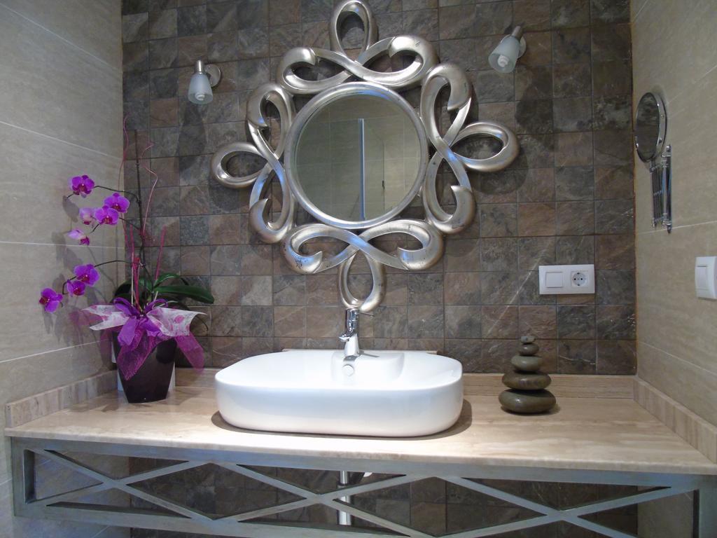 א גוארדה Hotel Bruselas מראה חיצוני תמונה
